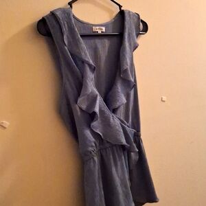$$MAX STUDIO, BEAUTIFUL BLOUSE, LIKE NEW, TIE BACK